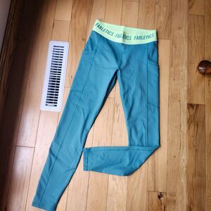 (S) Fabletics leggings